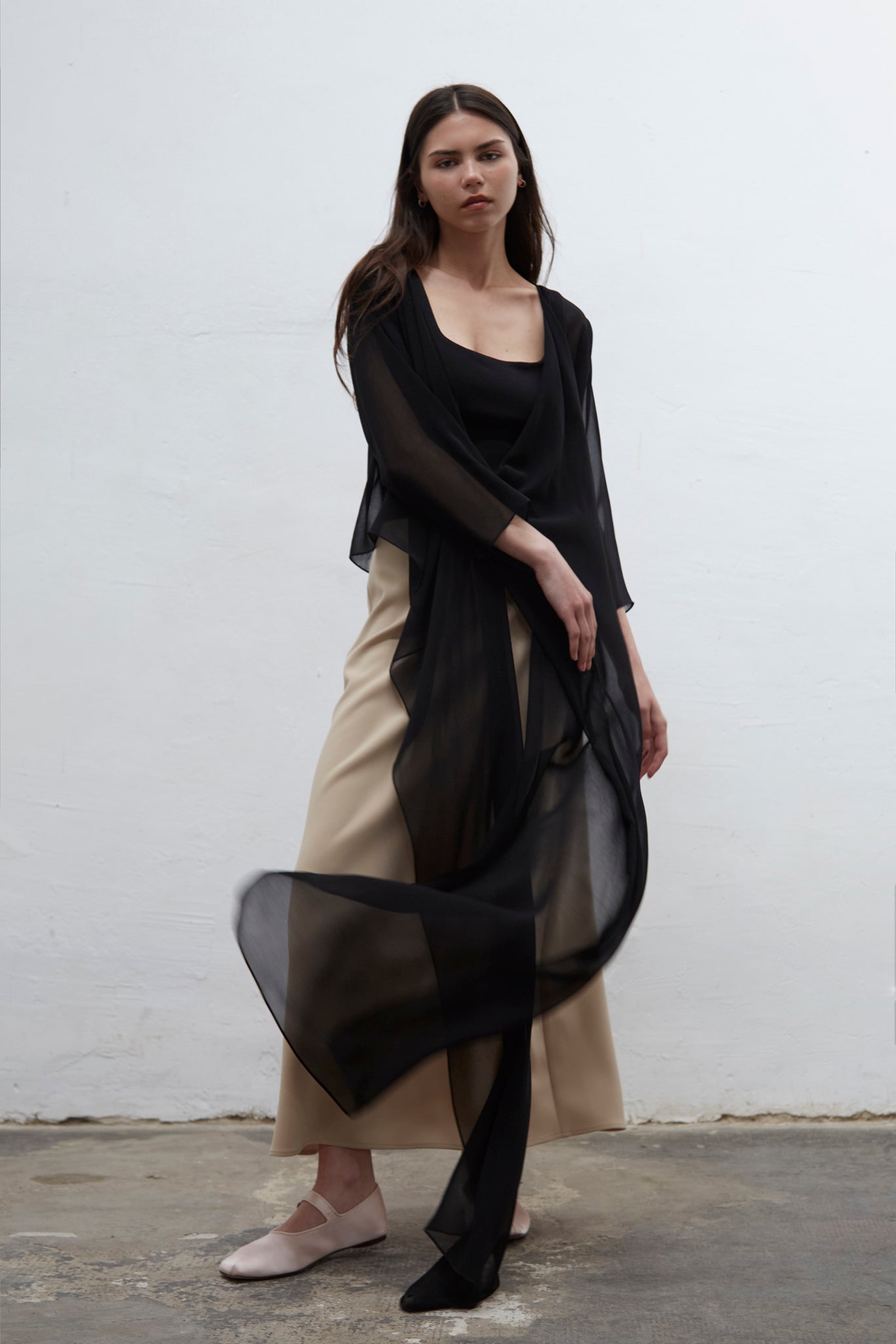 Ellie black multiway long-sleeve georgette top with fluid draped silhouette, one size fits S to L, handmade in Barcelona