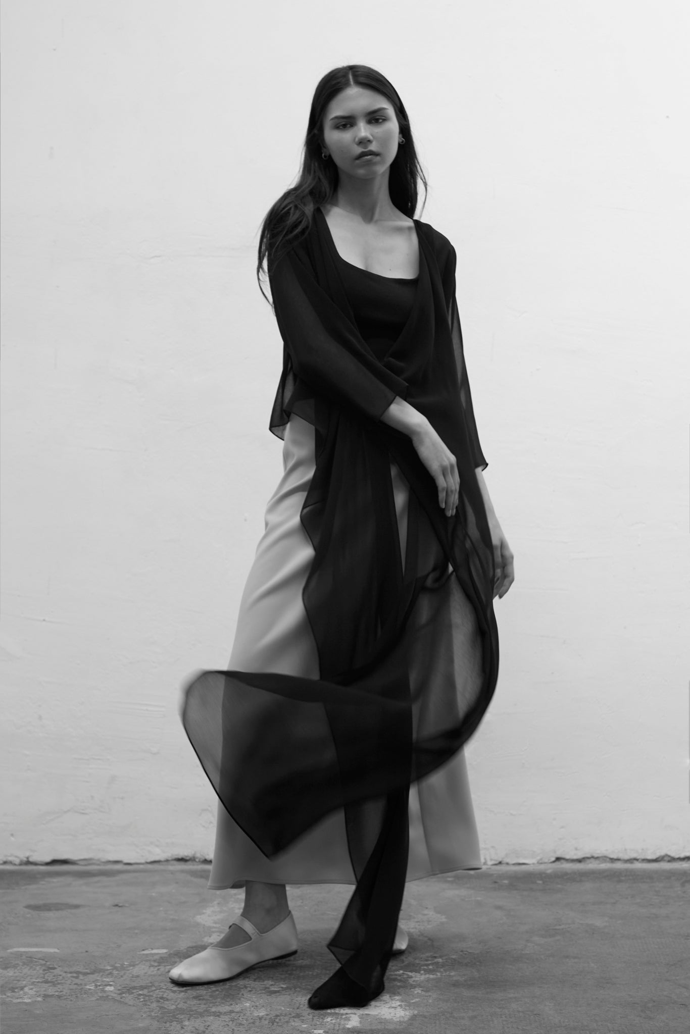 Ellie black multiway long-sleeve georgette top with fluid draped silhouette, one size fits S to L, handmade in Barcelona