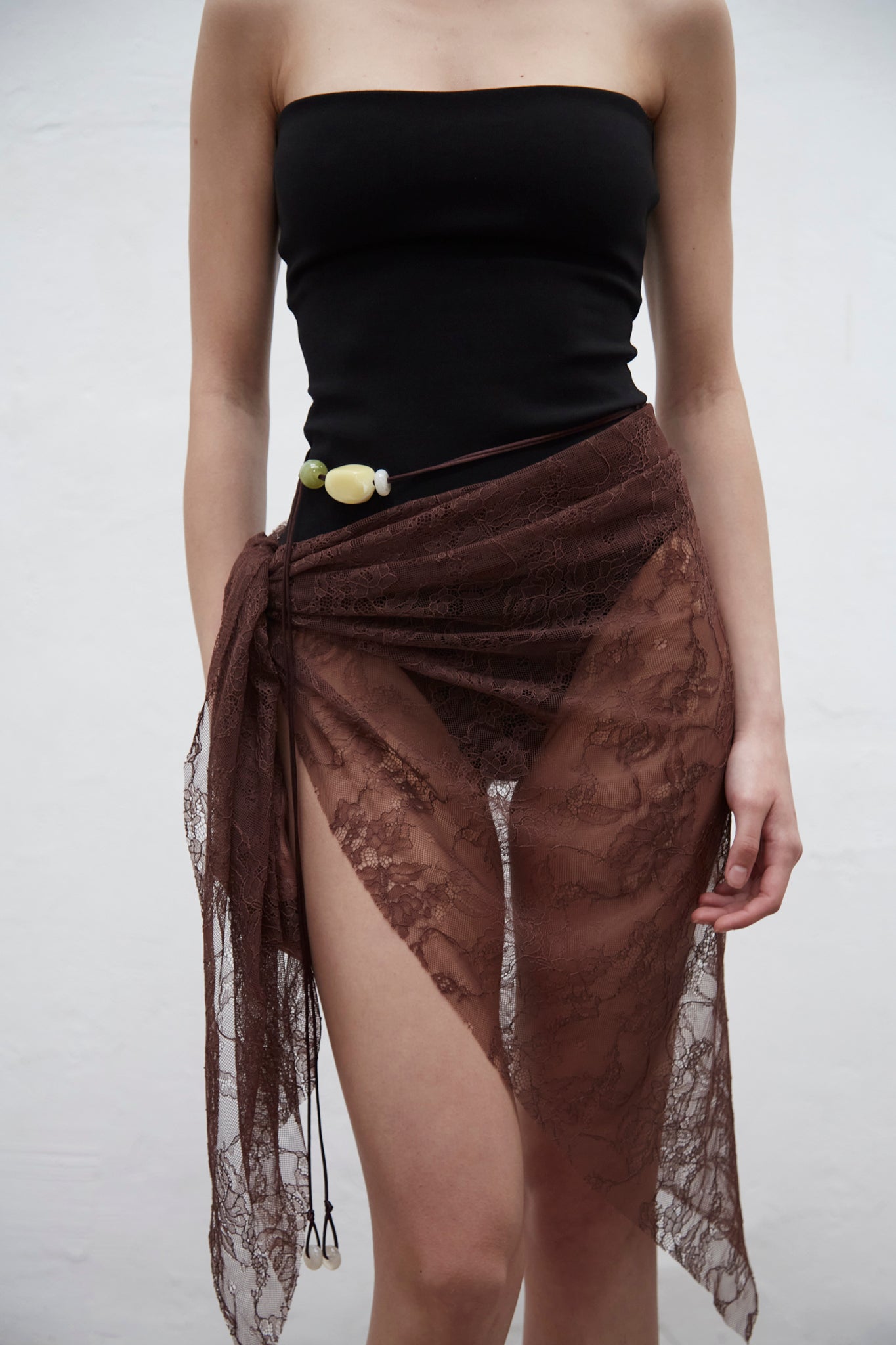 Fozzie choker belt crafted from glossy resin, designed to be worn as a necklace or belt, handmade in Barcelona