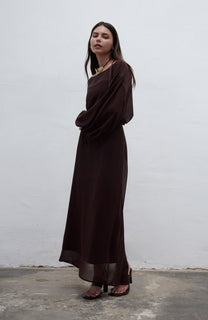 Loïe choco brown loose-fit georgette dress with adjustable side ties and puff sleeves, handmade in Barcelona